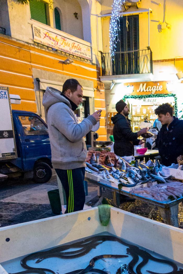 Vigilia di Natale e mercato del pesce a Forio isola d'Ischia